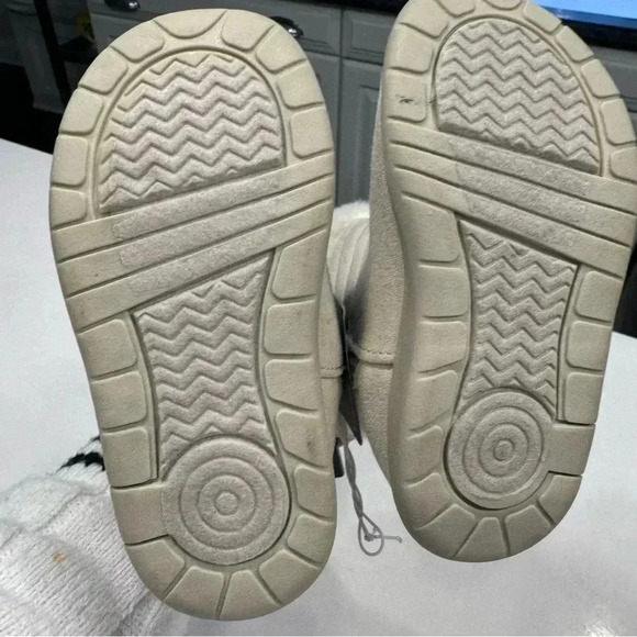 US Polo Assn Winter Boots Girls Winter White Faux Fur Pom Poms BRAND NEW Sz 6 - Picture 7 of 10